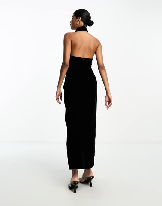 ASOS DESIGN sammets halterneck vriden framskärning maxi klänning i svart - Image 3