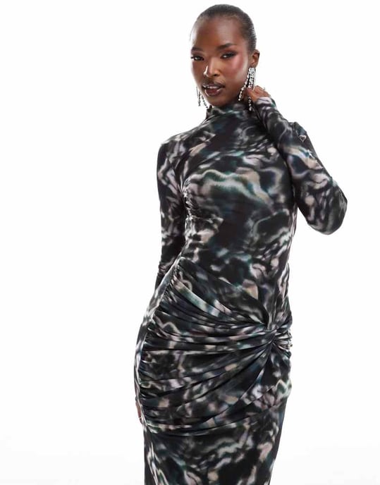 ASOS DESIGN långärmad mesh maxiklänning med drapering i mörk abstrakt tryck - Image 2