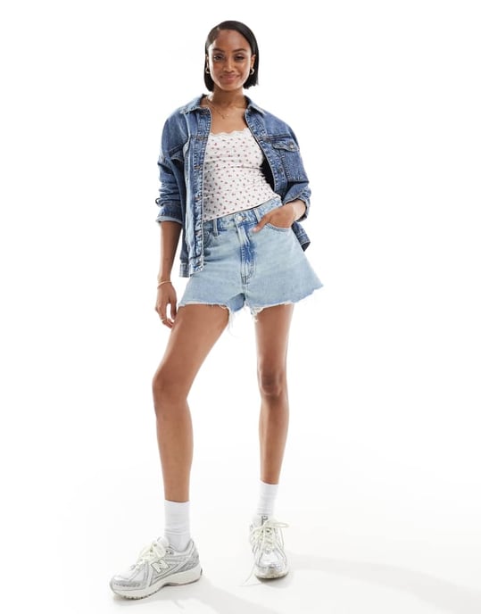 ASOS DESIGN Lång A-linjeförsedd denimshorts i ljusblått - Image 3