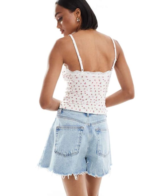 ASOS DESIGN Lång A-linjeförsedd denimshorts i ljusblått - Image 4