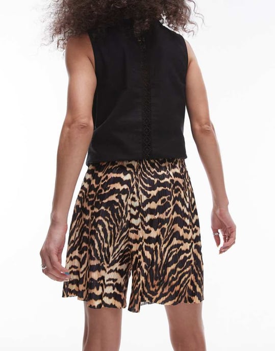 Topshop tiger krinklad plisserad vid kortbyxa i brun - Image 4