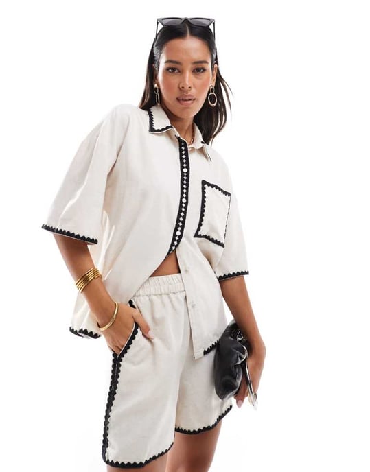 Vero Moda avslappnat passande shorts set med kontraststygn i krämfärgad - Image 2