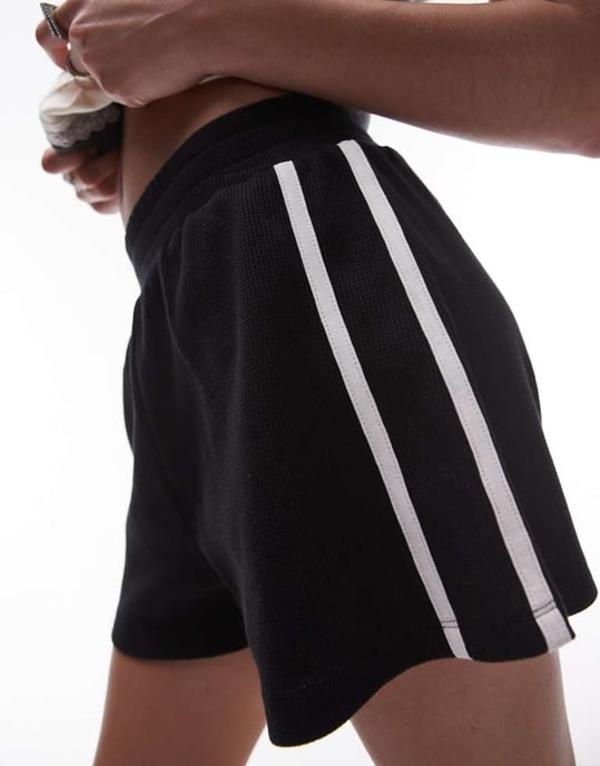 Topshop våfflade shorts i svart - Image 3