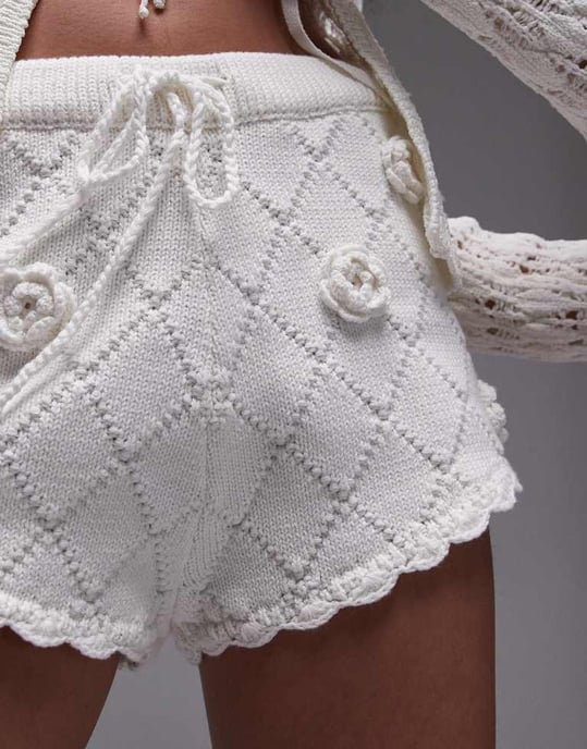 Topshop stickad ros knickershorts i elfenben - Image 3