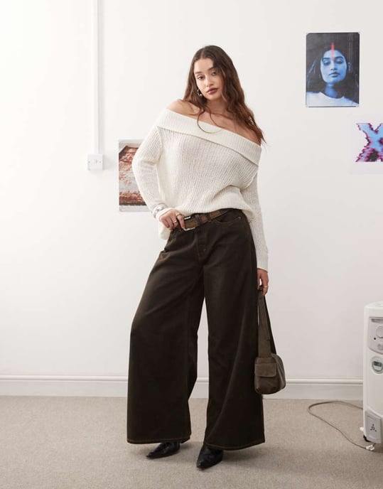 Weekday Lori off shoulder lättstickad tröja i vitt - Image 2