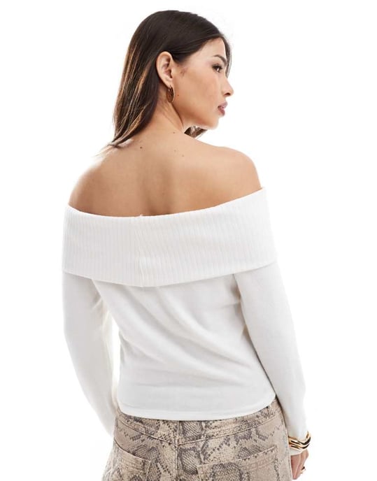 Pieces finstickad off shoulder-tröja i kremfärg - Image 3