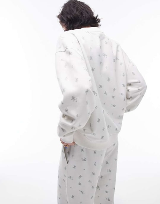 Topshop co ord grafisk ditsy Lisboa oversized sweatshirt i ecru - Image 4