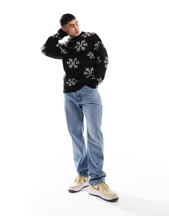 Jack & Jones borstad tröja med snöflingor i svart - Image 2