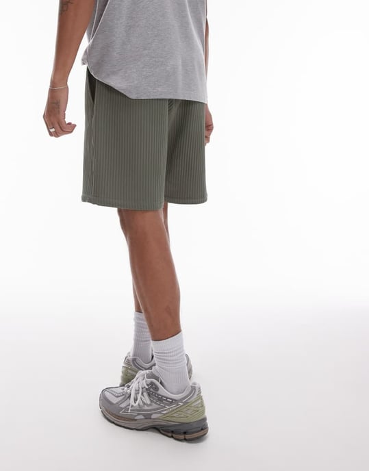 Topman plisserade shorts i khaki - Image 3