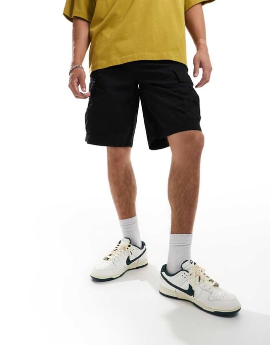 ONLY & SONS vida cargo shorts i svart - Image 1