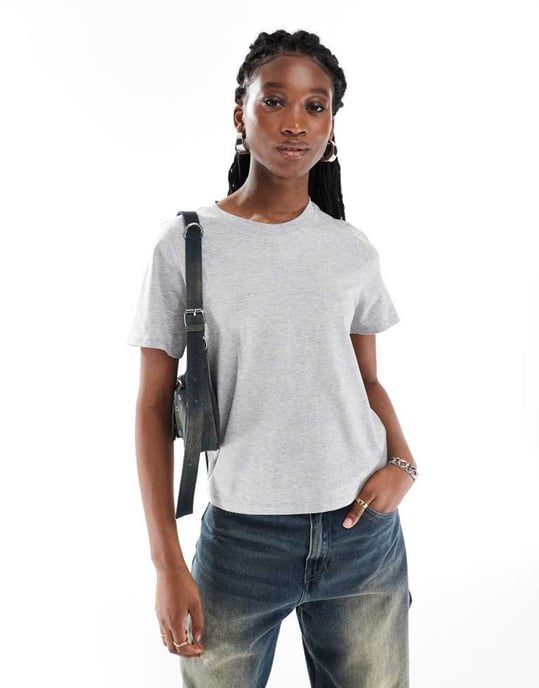 Monki kortärmad t-shirt i gråmelerad - Image 4