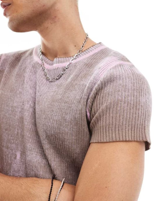 COLLUSION syra-tvättad t-shirt i khaki och rosa - Image 4