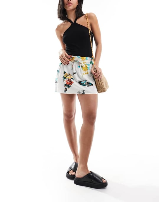 ASOS DESIGN linne-look knytmidja mini kjol i tropisk utskrift - Image 2