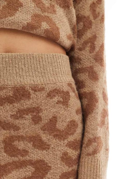 YAS stickad mini kjol i brun tonad leopardmönster - KAMEL - Image 2
