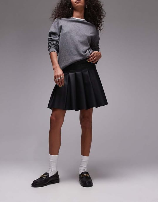 Topshop faux läder ren plisserad minikjol i svart - Image 1
