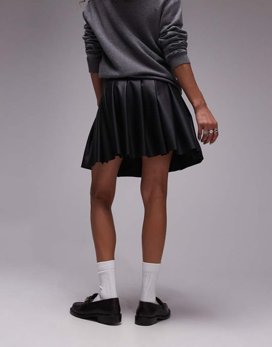 Topshop faux läder ren plisserad minikjol i svart - Image 3
