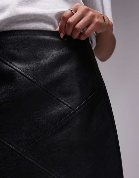 Topshop fusk läder panel sömmad pelmetkjol i svart - Image 4