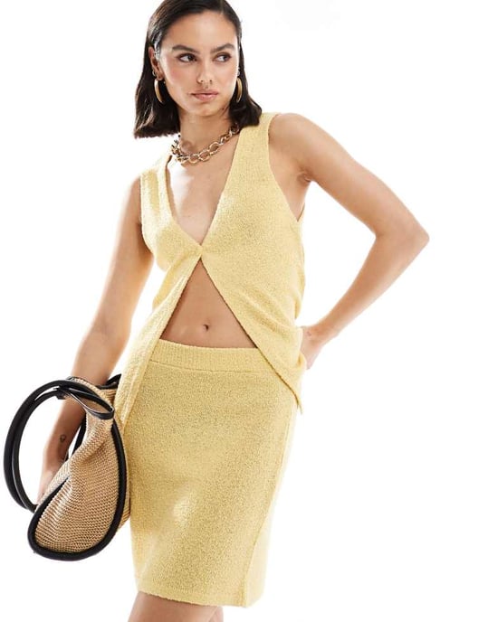 ASOS DESIGN stickad mini kjol i texturerad garnkoordinering i citron - Image 2