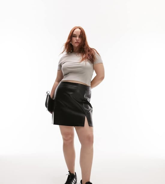 Topshop Curve läderlook mini kjol med spalt detaljer i svart - Image 1