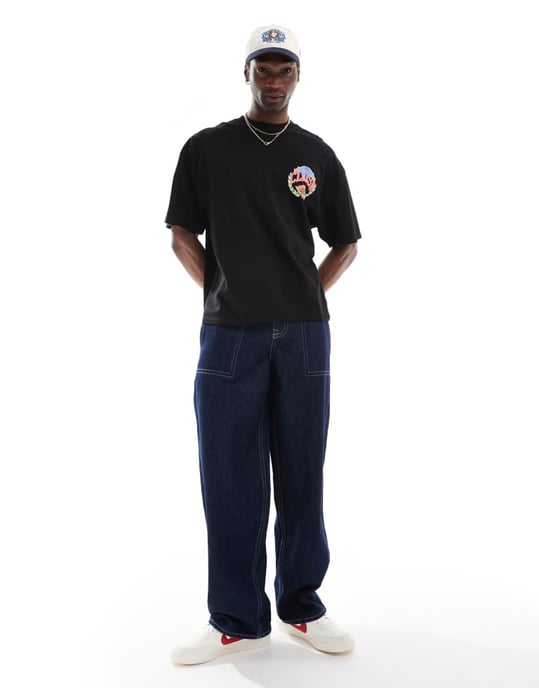 COLLUSION oversized grafisk logotyptryck t-shirt i svart - Image 4