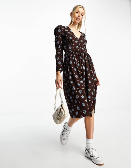 Monki långärmad midi med knapplist i brun blommig - Image 1