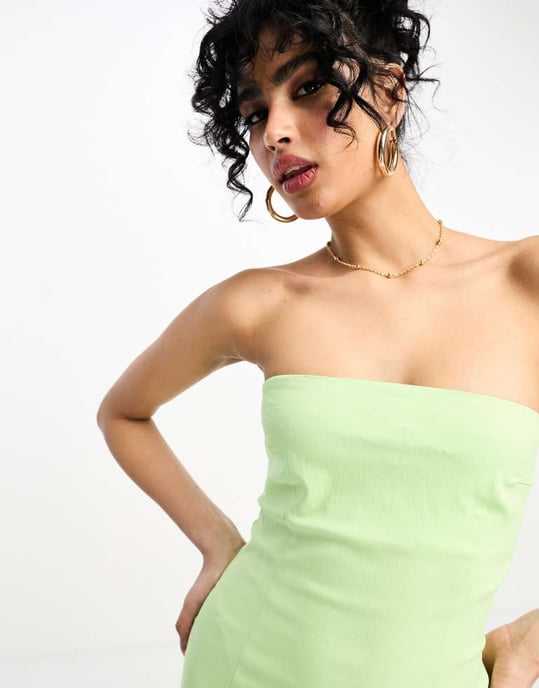 NA-KD x Josefine HJ strukturerad bandeau midi-klänning i grön - Image 4