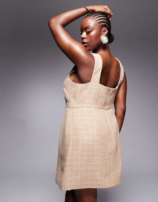 ASOS LUXE Curve utsmyckad boucle mini klänning i guld - Image 4