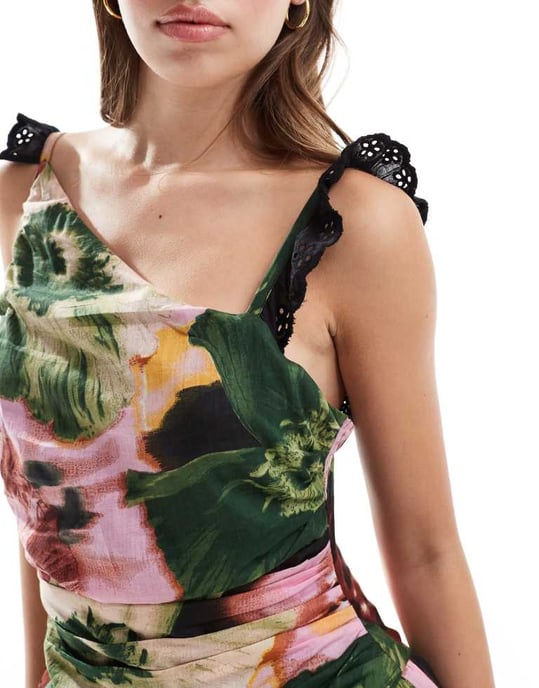 ASOS DESIGN asymmetrisk klänning med draperad halsringning i mörk blomsterprint - Image 3