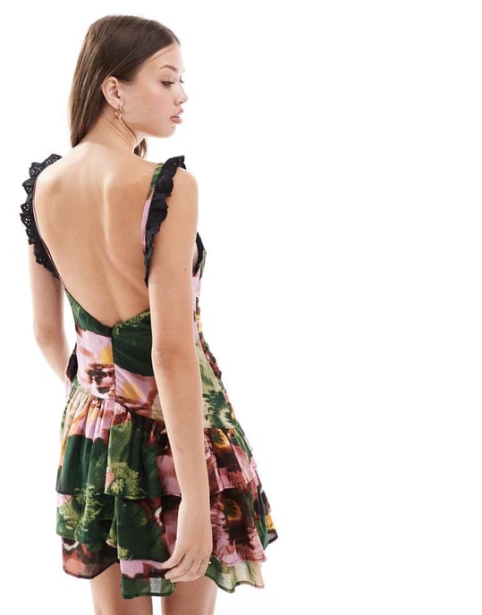 ASOS DESIGN asymmetrisk klänning med draperad halsringning i mörk blomsterprint - Image 4