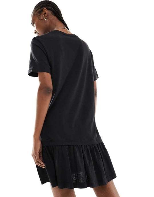 Monki jersey mini klänning med låg midja i svart - Image 4