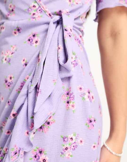 JDY Tall exklusiv virkad miniklänning i lila vintageblomster - Image 4