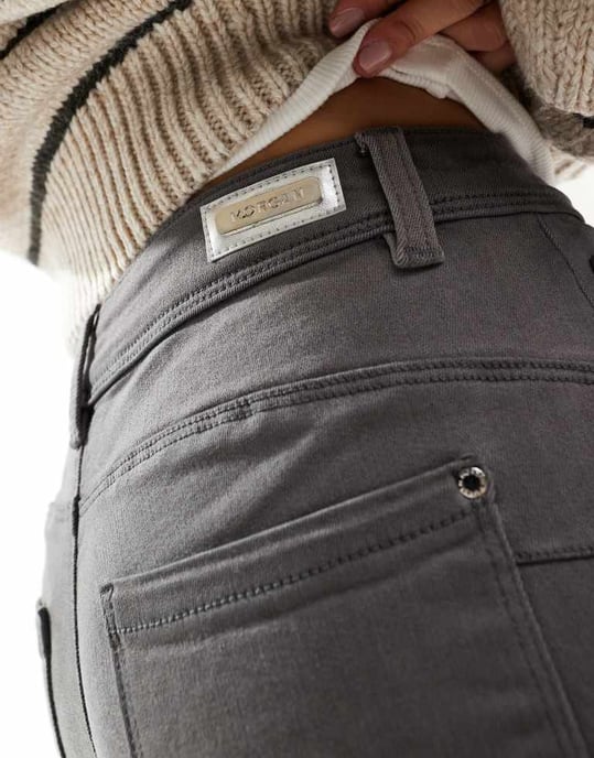 Morgan högmidjade skinnyjeans i gråtvätt - Image 3