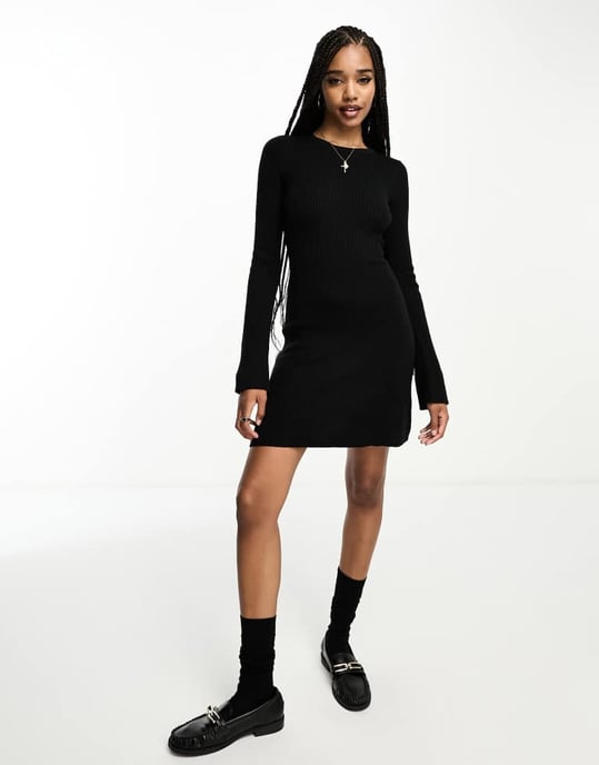 ASOS DESIGN Hög passform och svängd mini-klänning i svart - Image 4