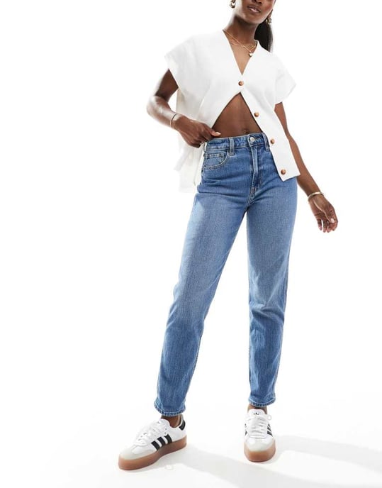 Hollister hög midja mom jeans i ljusblå med abrasion - Image 2