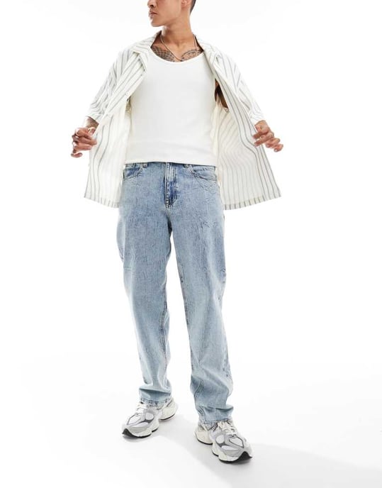 ASOS DESIGN baggy jeans med kraftig syra-tvätt i ljusblå tvätt - Image 2