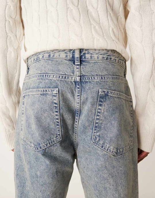 ASOS DESIGN löst sittande utsvängda jeans i blå smutsig nyans - Image 4