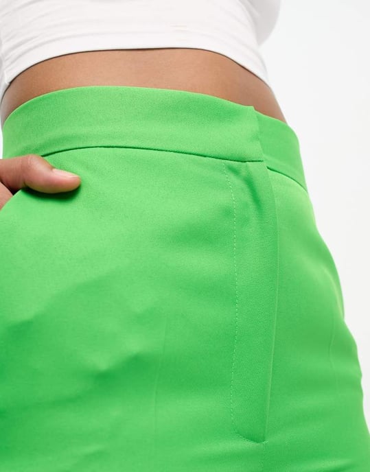 ASOS DESIGN Lång ultimata raka byxor i ljusgrön - Image 2