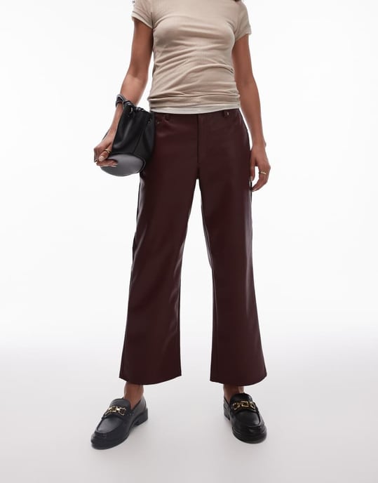 Topshop knälånga raka byxor i fuskläder i bourgogne - Image 4