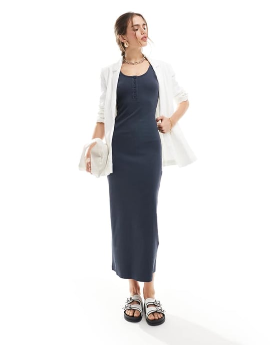 ASOS DESIGN ribbat scoop back midaxi-klänning med knapppdetail i djupblå - Image 1