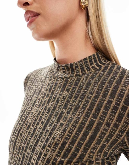 Mamalicious graviditetsklänning i texturerad ribbjersey i brun melange - Image 3