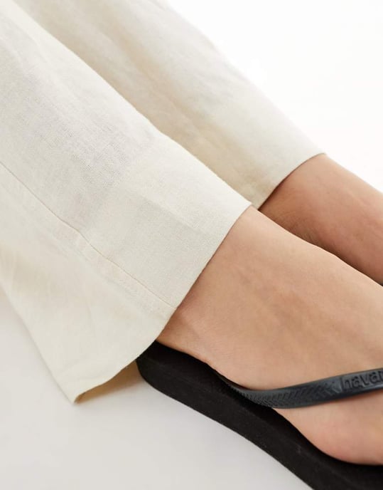 Weekday Mia linblandade byxor i off-white - Image 3