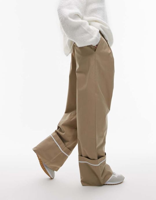 Topshop byxor med uppvikta detaljer i sand - Image 3