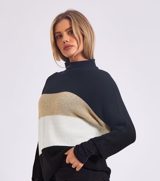 Stripig stickad oversized tröja med sned halsringning - Image 3