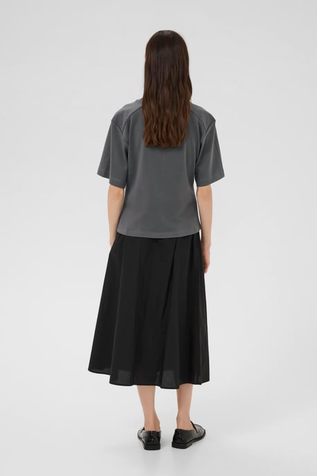 KBDella Tee T-shirt Feminine Silhouette - Image 2