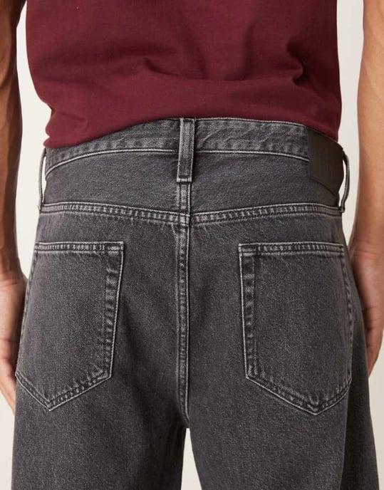 Calvin Klein Jeans plisserade vida jeans i tvättad grå - ASOS Exclusive - Image 4