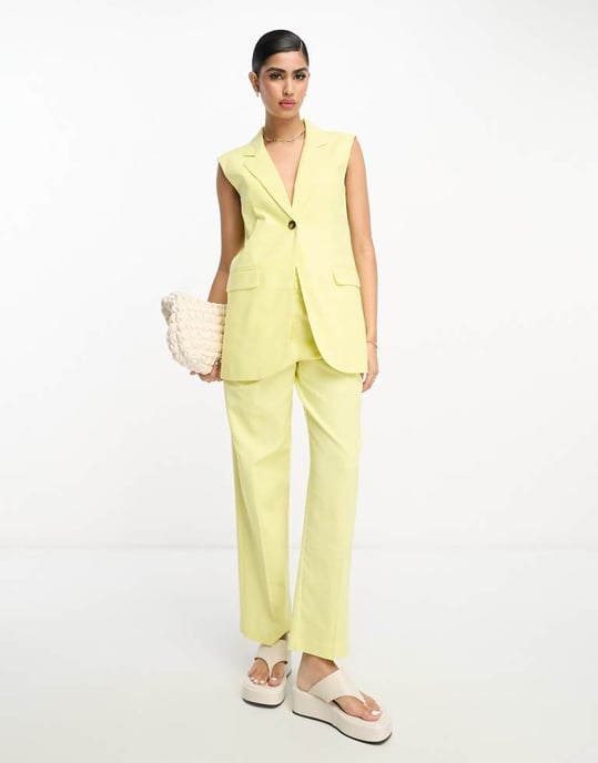 ASOS DESIGN ärmlös blazer i linne i citron - Image 2
