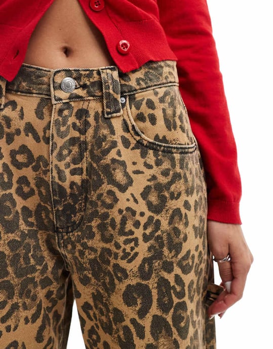 Cotton On vida ben avslappnade jeans i leopardtryckt denim - Image 4