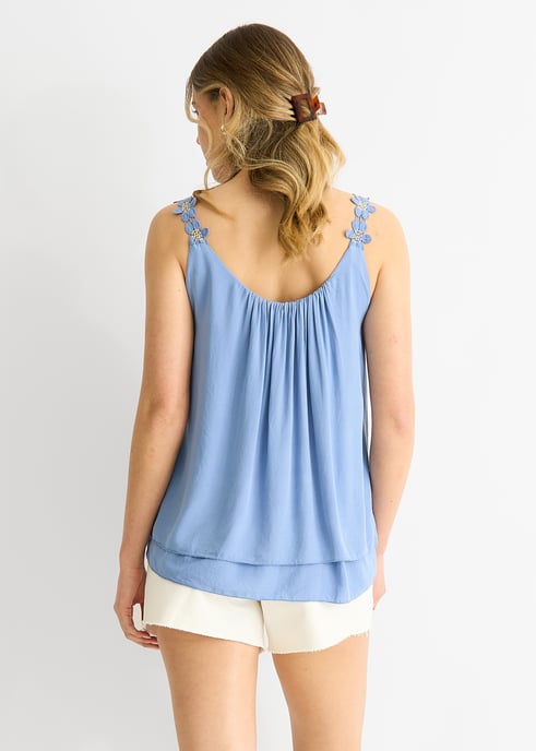 Oversized topp i denim med blommiga axelband - Image 4