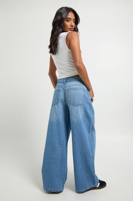 Petite Boohoo Basics Mid Waist Boyfriend Jean - Image 2