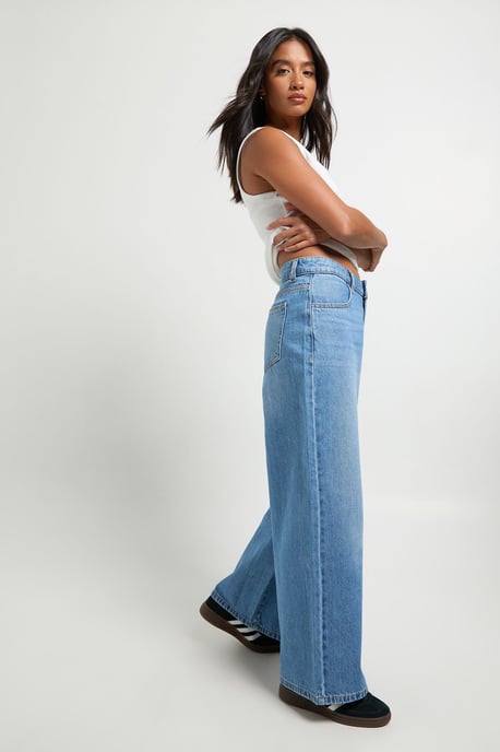 Petite Boohoo Basics Mid Waist Boyfriend Jean - Image 3